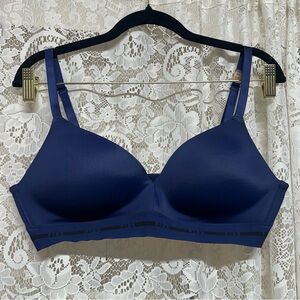 PINK Victoria’s Secret Navy Blue Wear Everywhere Wireless Lightly Lined Bra